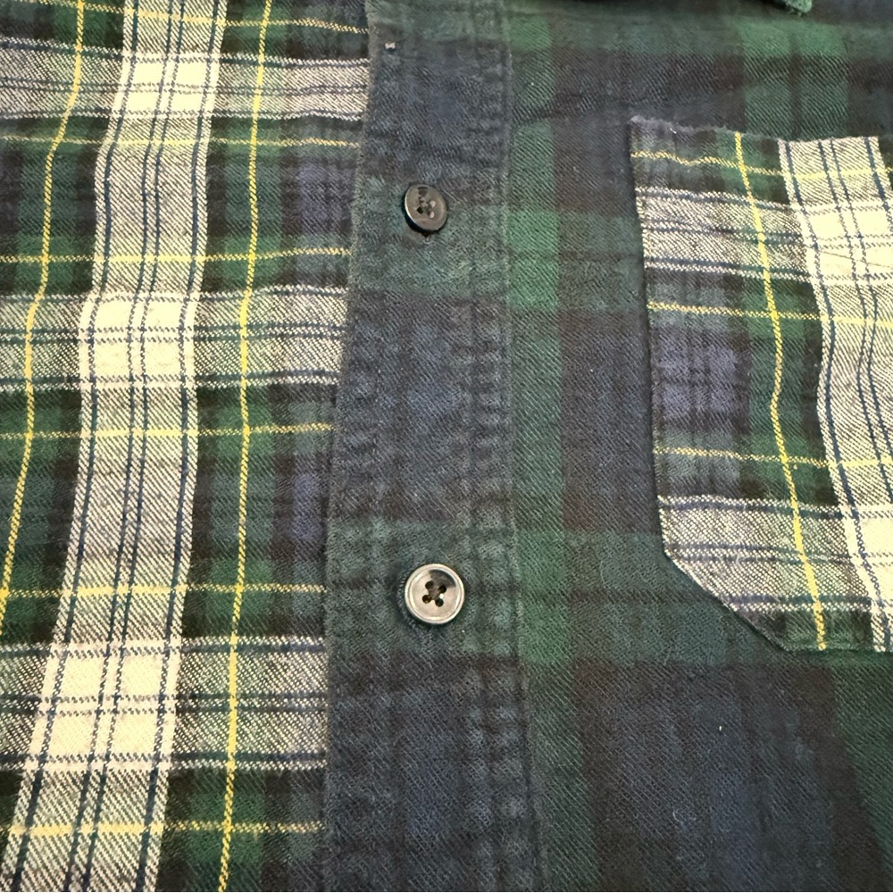 L.L. Bean Men's Green and Black Two-Tone Plaid Button-Down Shirt - Picture 7 of 7